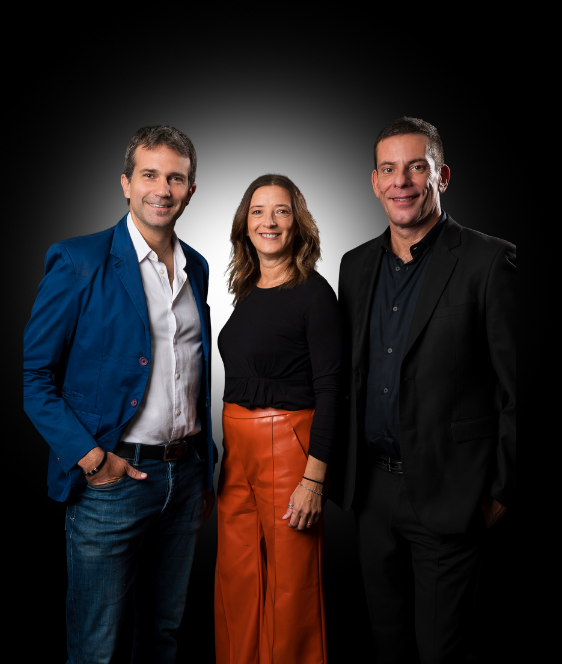 Participantes en dinámica grupal